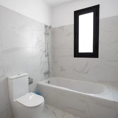 Cosy - By Imh Travel & Tours * 파포스