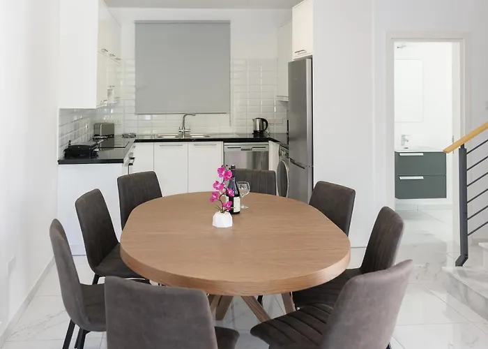 Cosy - By Imh Travel & Tours