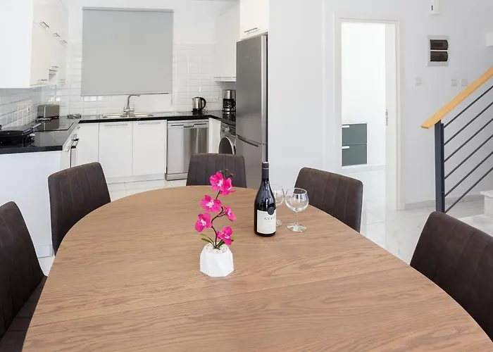 Cosy - By Imh Travel & Tours Vila Paphos