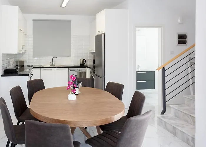 Cosy - By Imh Travel & Tours * Paphos